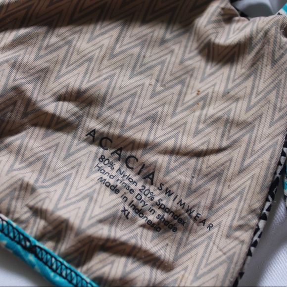 Acacia Thai Santorini - Picture 2 of 2